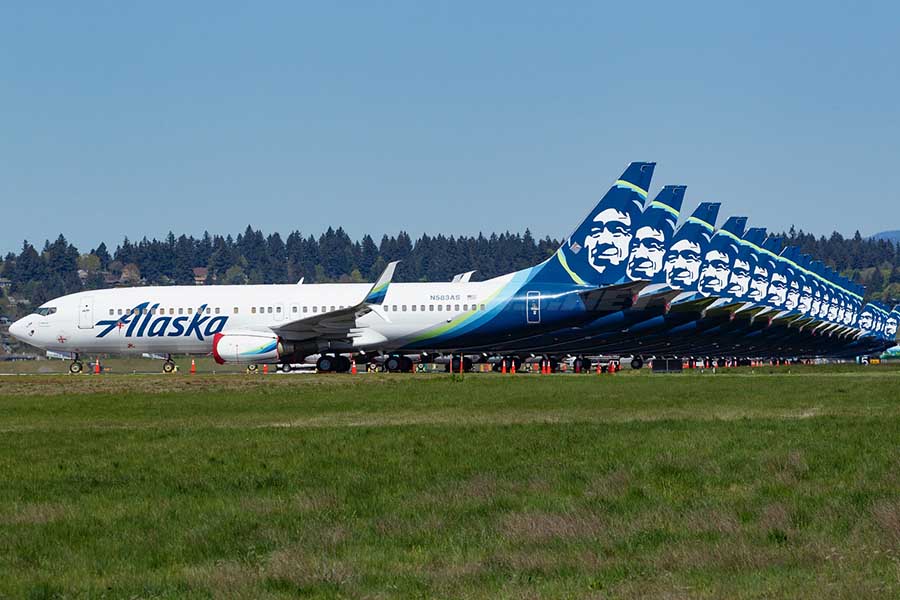 Alaska_B737_New_Livery_Airport