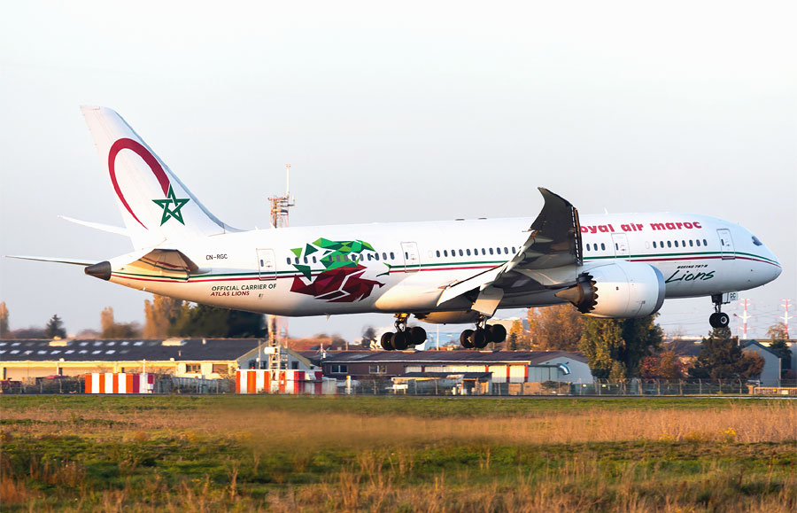 Боинг-787-9 CN-RGC в футбольной ливрее авиакомпании Royal Air Maroc